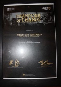 Piagam Penghargaan sebagai Juara CEC Wave IV yang diperoleh Nira Kamukten Banjarnegara